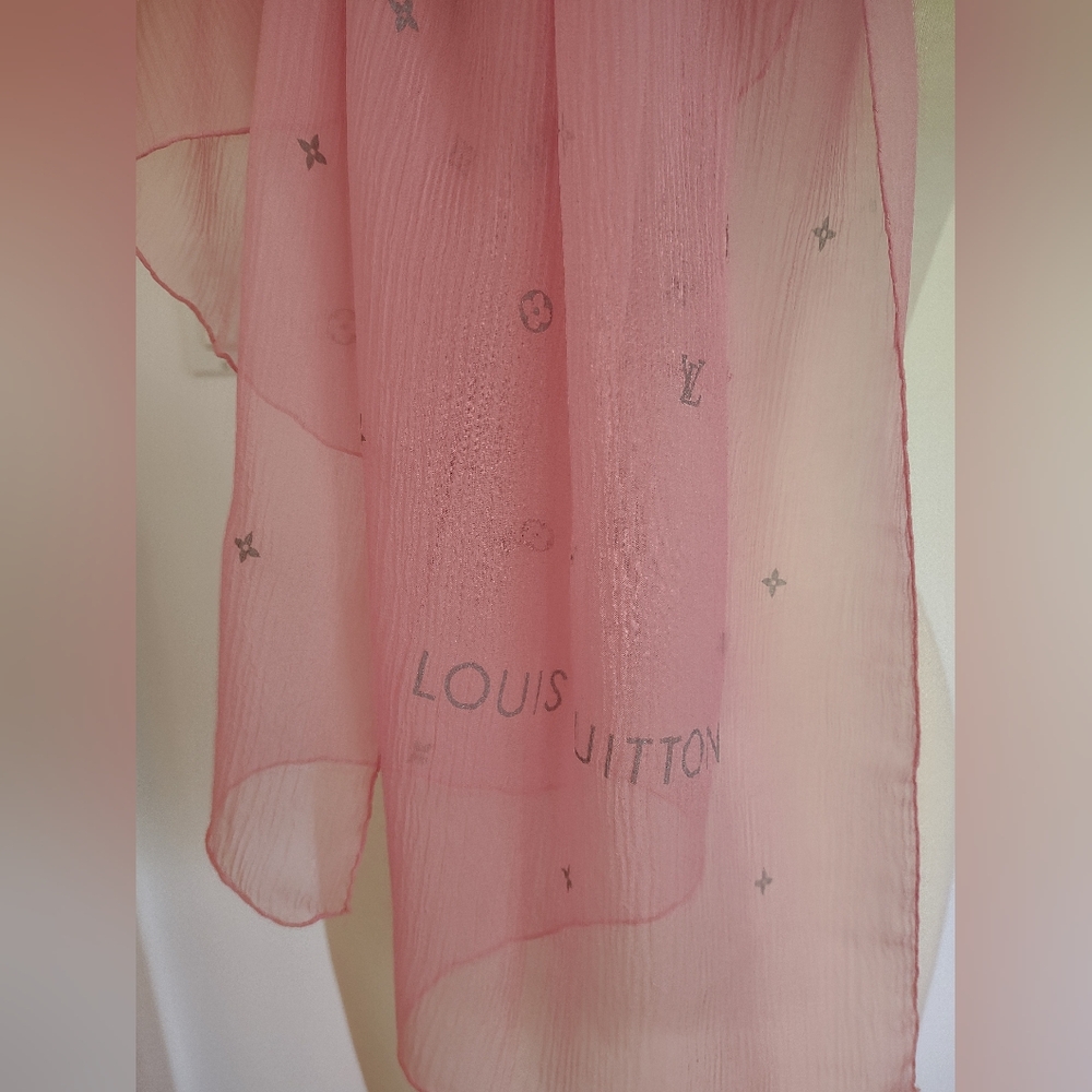 Louis Vuitton Petite Monogram Etole Stole - Picture 5 of 9